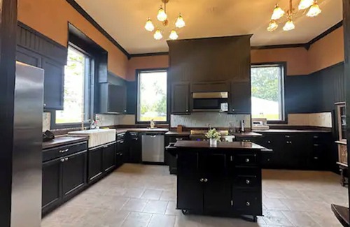 Mount Pleasant Casa | The Carriage Suite w/ Private Bathroom