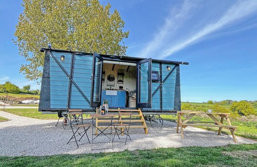 Alfreton Cabaña | The Carriage - UK48947