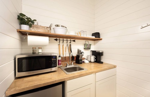 Alexander Cabaña | The Carson at Ridgeview. Asheville rental! Luxury Glamping!