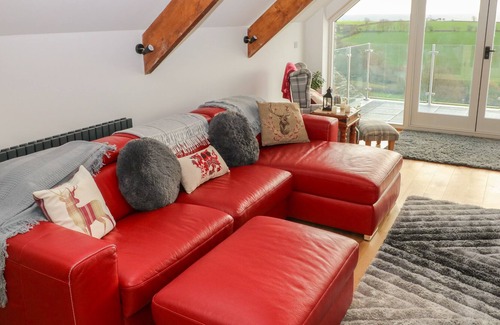 Whitland Cabaña | THE CART BARN @ CADWGAN, family friendly, with hot tub in Llanboidy