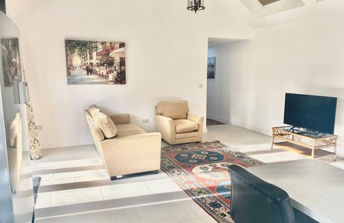 Cheltenham Cabaña | The Cart House - Staverton Cheltenham