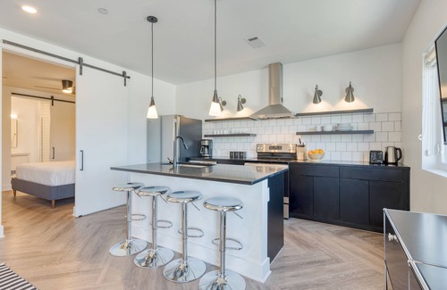 Historic Edgefield Apartamento | The Carter 203 by Avantstay 1BR Balcony