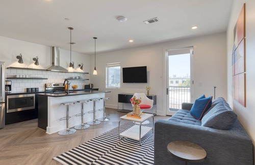 Historic Edgefield Apartamento | The Carter 503 by Avantstay Mins to Downtown