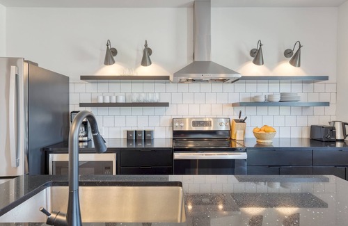 Historic Edgefield Apartamento | The Carter 503 by Avantstay Mins to Downtown