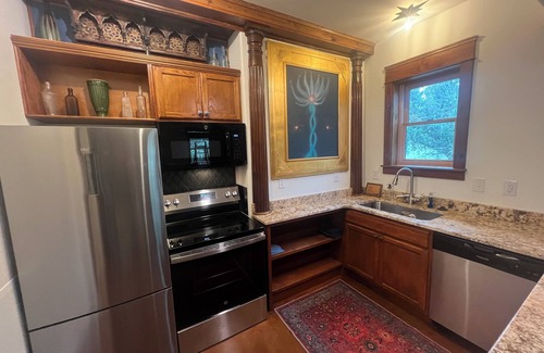 DeLand Apartamento | The Casita is a stunning villa in a tropical oasis in historic downtown DeLand.