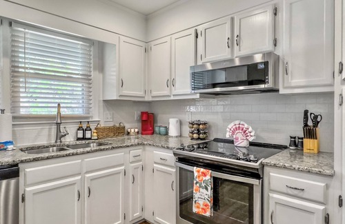 Lincolnville Casa | The Caspian: family home with pool