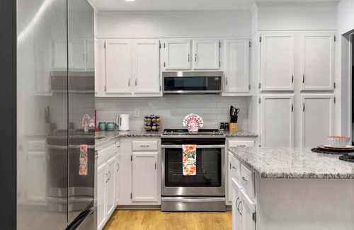 Lincolnville Casa | The Caspian: family home with pool