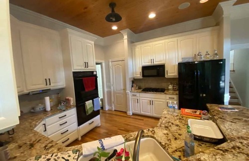 Franklin Casa | The Castle - Best view of the Valley- 6BR/4bath C*