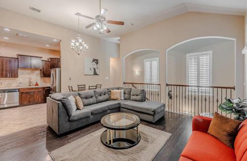The Colony Casa | The Castle by the Lake with Pool and Balcony near Grandscape