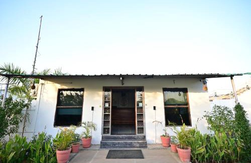 Sawai Madhopur Hotel | The castle crown - Hem Vilas Resort Ranthambhore
