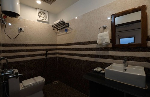 Sawai Madhopur Hotel | The Castle Crown Hem Vilas Resort