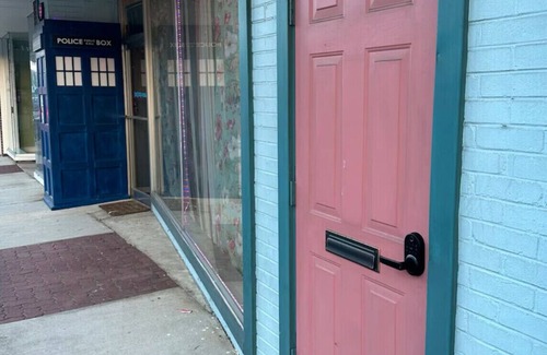 Oneonta Casa | The Castle - Downtown Shopping and Eating easy pleasant walk