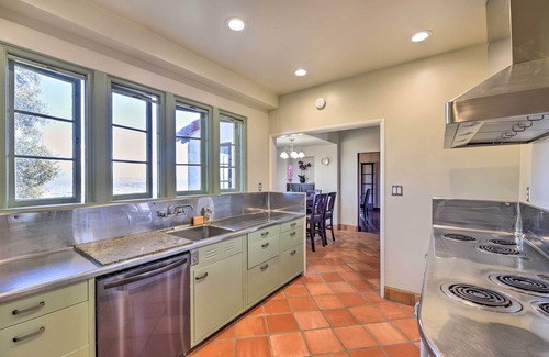 Hacienda Heights Casa | 'The Castle' Hacienda Heights Home w / Patio & Pool!