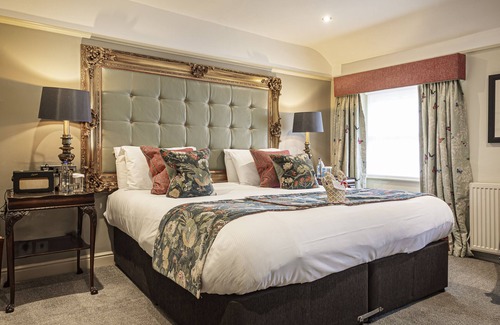 Conwy Hotel | The Castle Hotel, Conwy, North Wales