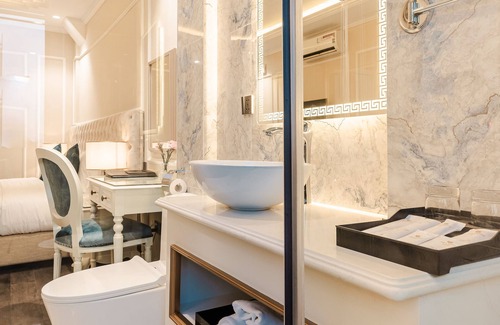 Long Bien Hotel | The Castle Hotel