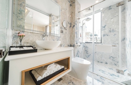 Long Bien Hotel | The Castle Hotel