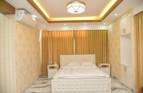 Uttara Hotel | The Castle Inn