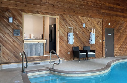 Rice Lake Casa | The Castle on Lake Montanis - Indoor Pool & Arcade House