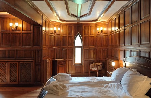 Maritsa Otro | The Castle - Your unique way of retreat