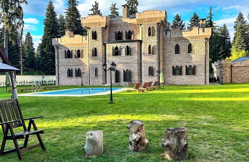 Maritsa Otro | The Castle - Your unique way of retreat