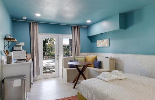 Sanibel Apartamento | The Catalina - Upgraded Suite at Palmview Inn of Sanibel with Bikes