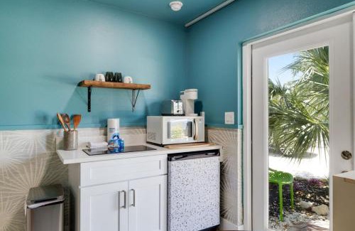 Sanibel Apartamento | The Catalina - Upgraded Suite at Palmview Inn of Sanibel with Bikes