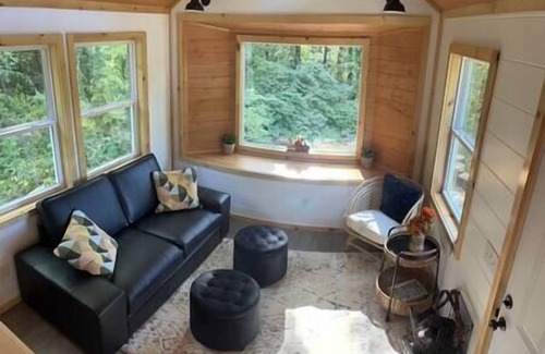 Newport Casa | The Cataloochee Tiny Home on the Pigeon River