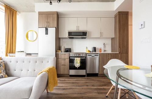 Shaughnessy Village Apartamento | The Catherinoise, Condo in heart of downtown
