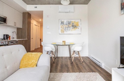 Shaughnessy Village Apartamento | The Catherinoise, Condo in heart of downtown