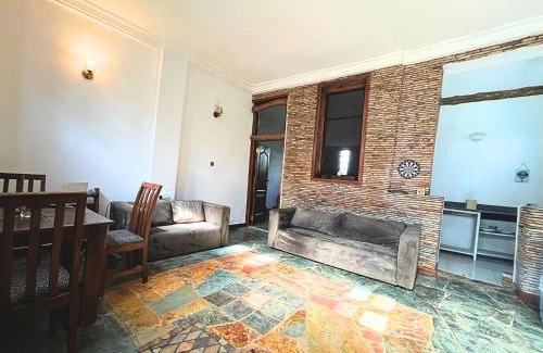 Nungua Cabina | The Cave Suite