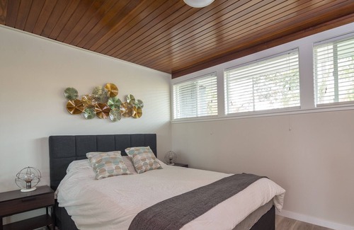 South Central Casa | The Cedar # 3 - ¡Casa adosada ejecutiva de 3 habitaciones, 1 y 2 baños!