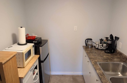Alert Bay Apartamento | The Cedar Suite, Central Apartment, Waterfront, 2 Beds