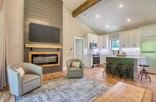 Johnson City Chalet De Esquí | The Cedars Chalet on The Watauga River