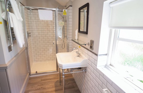 Barnstaple Hotel | The Cedars Inn by Greene King Inns