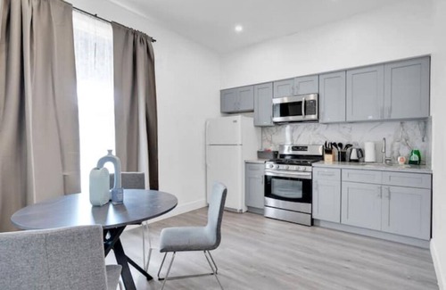 Ontario Apartamento | The Celestial Suite - BRAND NEW !
