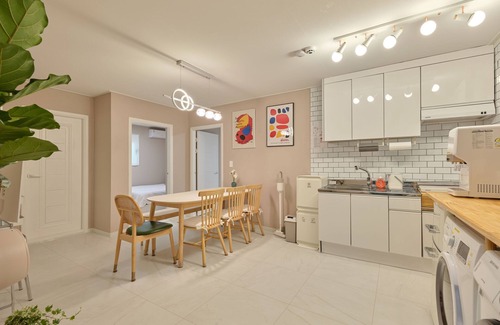 Seochon Casa | The center of Seoul! Family accommodation used by only one team