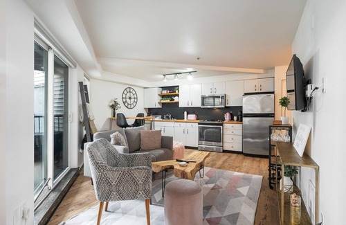 Fremont Condominio | The Center of the Universe