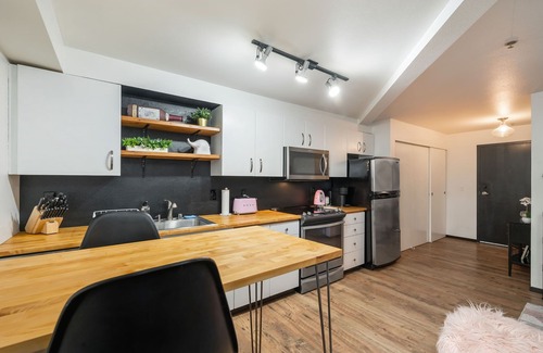 Fremont Condominio | The Center of the Universe