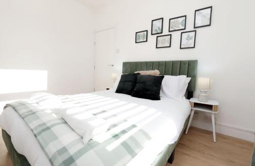 Cathays Casa | The Central Stay - 5 minute walk to Cardiff Centre, up to 6 people