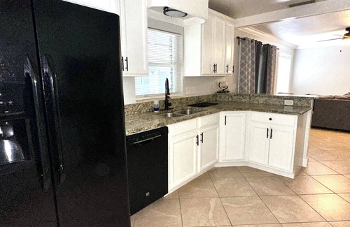 Altamonte Springs Casa | The Centralized Haven 3 bedroom home restaurants, attractions & fun minutes away