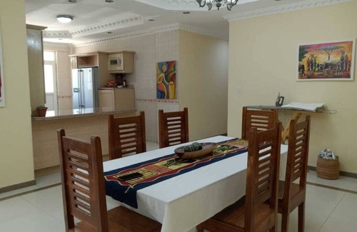 Oyster Bay Apartamento | The centre of Masaki, close to restaurants, bars & supermarkets and ATM's