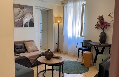 Old Town Apartamento | THE CENTRIC Apt. by LOC HOSPITALITY