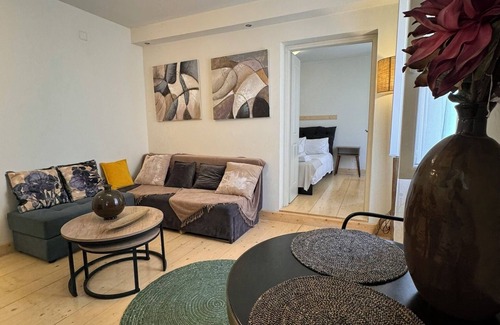 Old Town Apartamento | THE CENTRIC Apt. by LOC HOSPITALITY