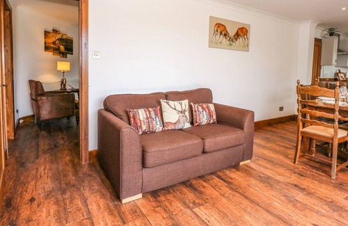 Outwell Cabaña | THE CHALET, family friendly, with hot tub in Outwell