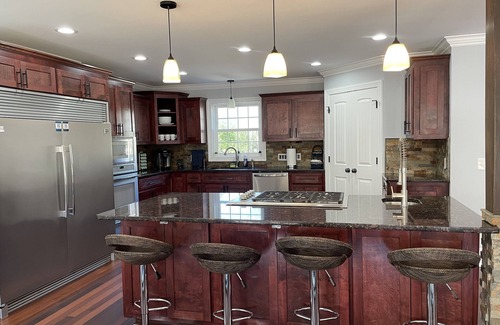 Belmont Casa | The Chalet on Lake Wylie, 5000 sq ft, Sleeps16, Pet Friendly, Close to Charlotte