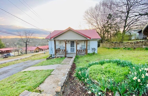 Mountain View Casa | The Chandler House, 211 N Peabody Ave, Moutain View, Ar. 72560
