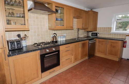 Dol-y-Gaer Cabaña | THE CHAPEL, pet friendly, character holiday cottage in Pontsticill