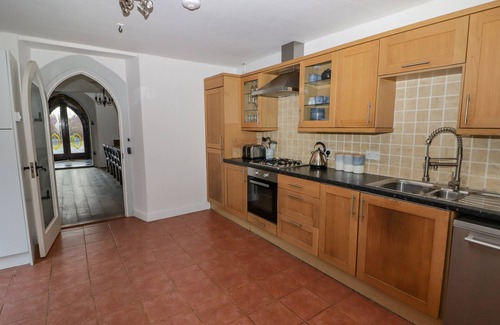 Dol-y-Gaer Cabaña | THE CHAPEL, pet friendly, character holiday cottage in Pontsticill