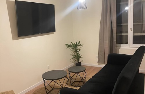 Saint-Pierre - Rene II - Bonsecours Apartamento | The Charles III: Elegance and Serenity