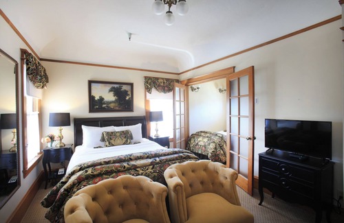 Pacific Grove Cama Y Desayuno | The Charles Pacific Grove - Artfully Designed Inclusive Inn